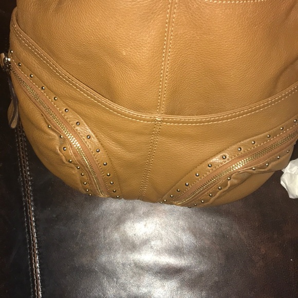 B Makowsky - Picture 6 of 12